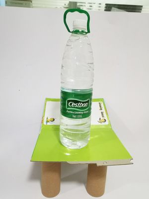 リサイクルパルプスタイルで作られた単面コーティング厚い紙板