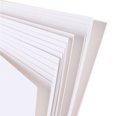 80 Gsm 700x1000mm 輝く紙 C2S アート紙 白色 高硬さ