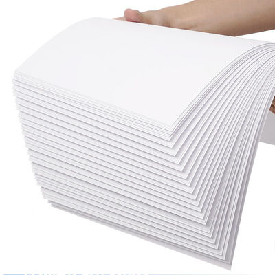 80 Gsm 700x1000mm 輝く紙 C2S アート紙 白色 高硬さ