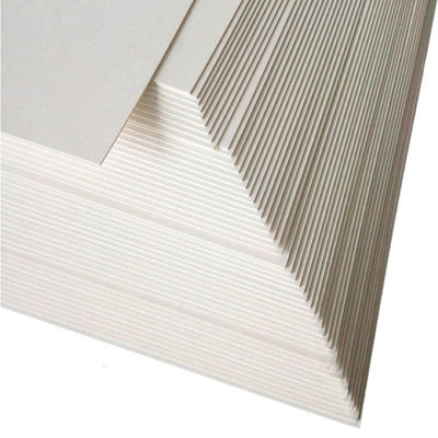 80 Gsm 700x1000mm 輝く紙 C2S アート紙 白色 高硬さ